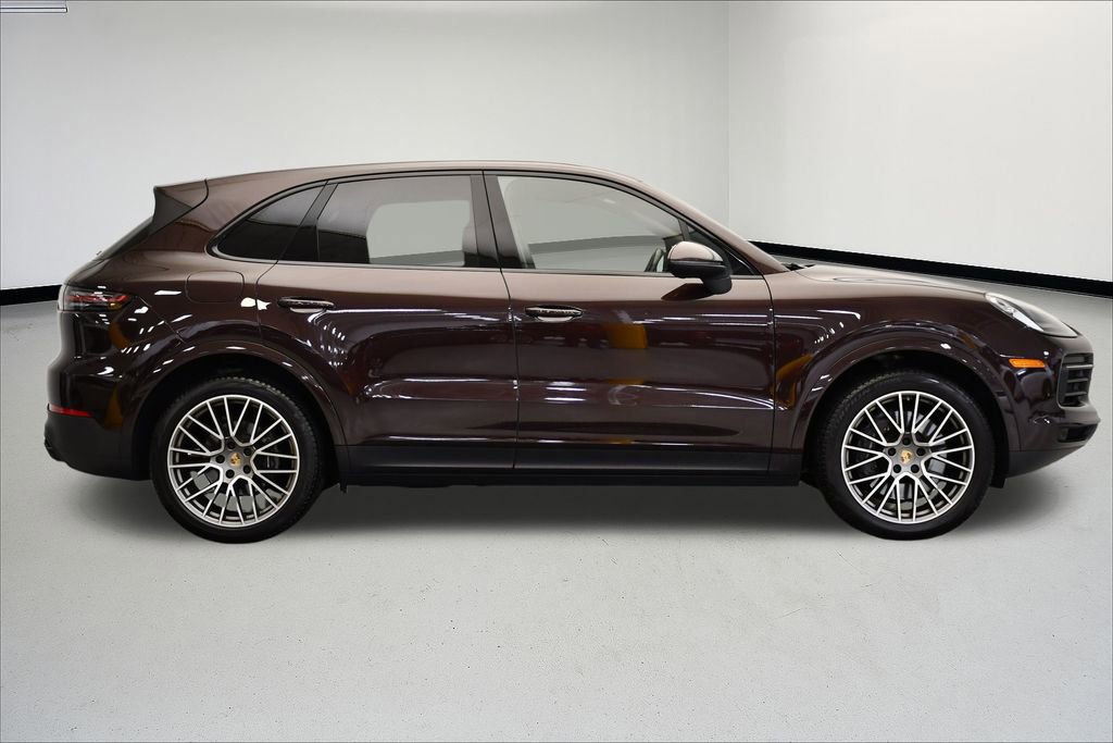 Used 2023 Porsche Cayenne Platinum Edition image 8