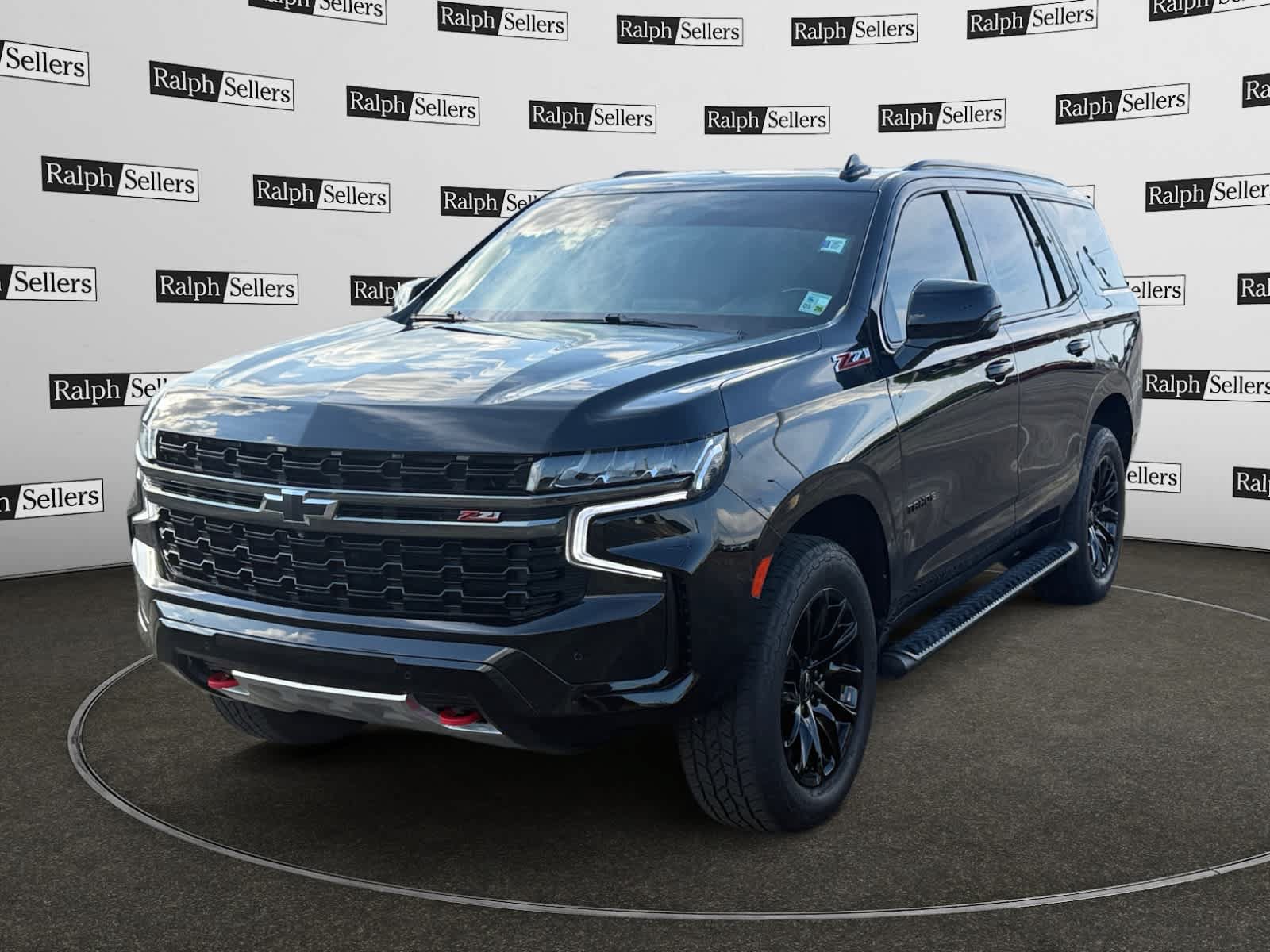 Used 2021 Chevrolet Tahoe Z71 w/ Z71 Signature Package AWD/4WD image 2