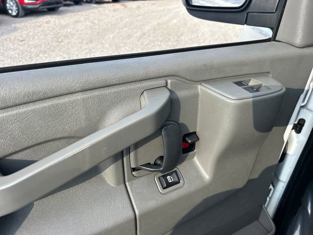 Used 2017 GMC Savana 2500 LS image 24