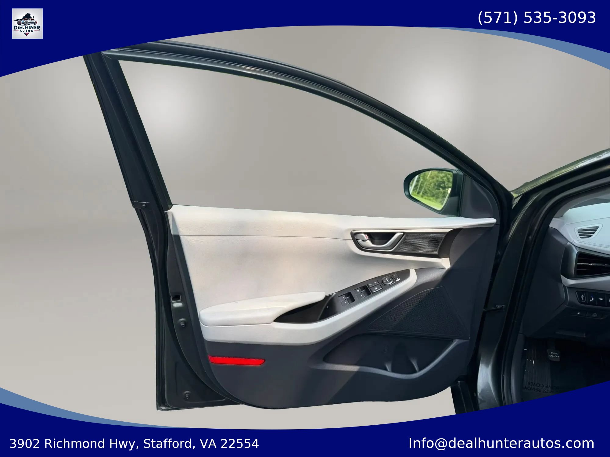 Used 2020 Hyundai Ioniq SE FWD image 13