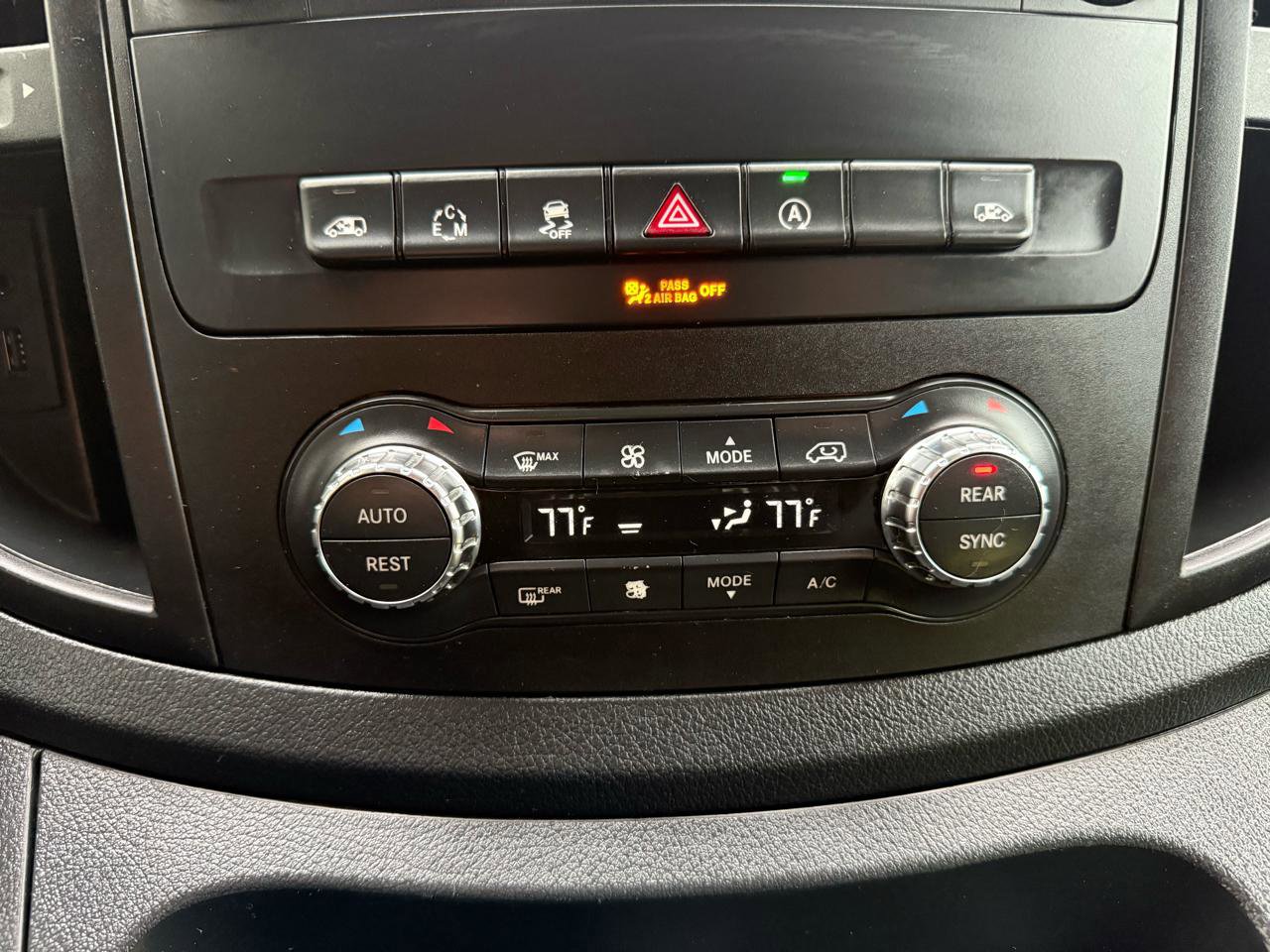 Used 2016 Mercedes-Benz Metris Passenger image 27