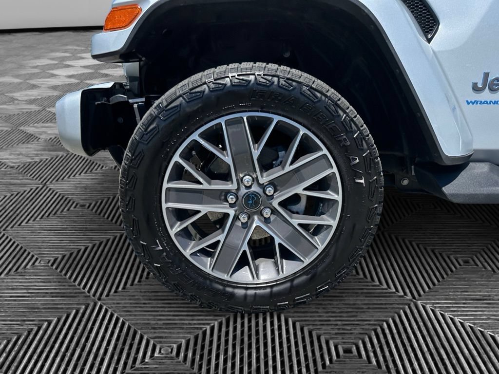 Used 2024 Jeep Wrangler High Altitude AWD/4WD image 9