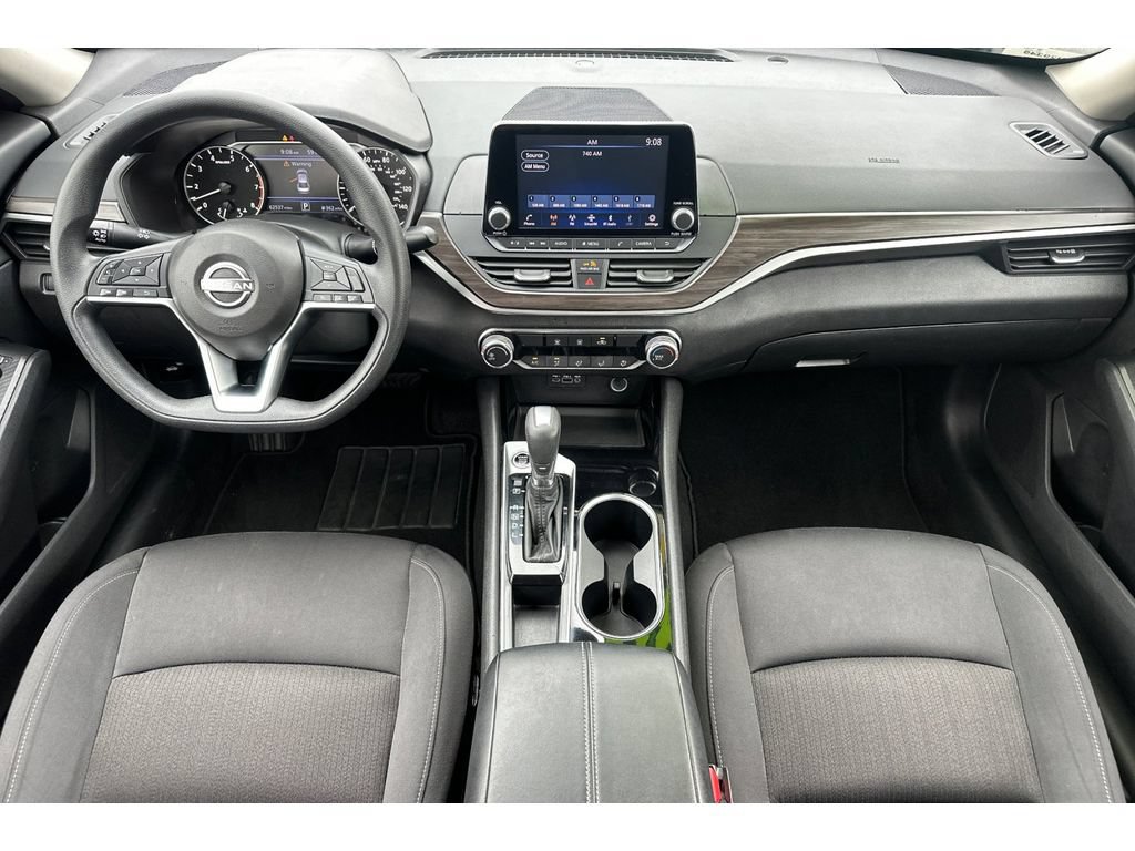 Used 2024 Nissan Altima 2.5 SV FWD image 14