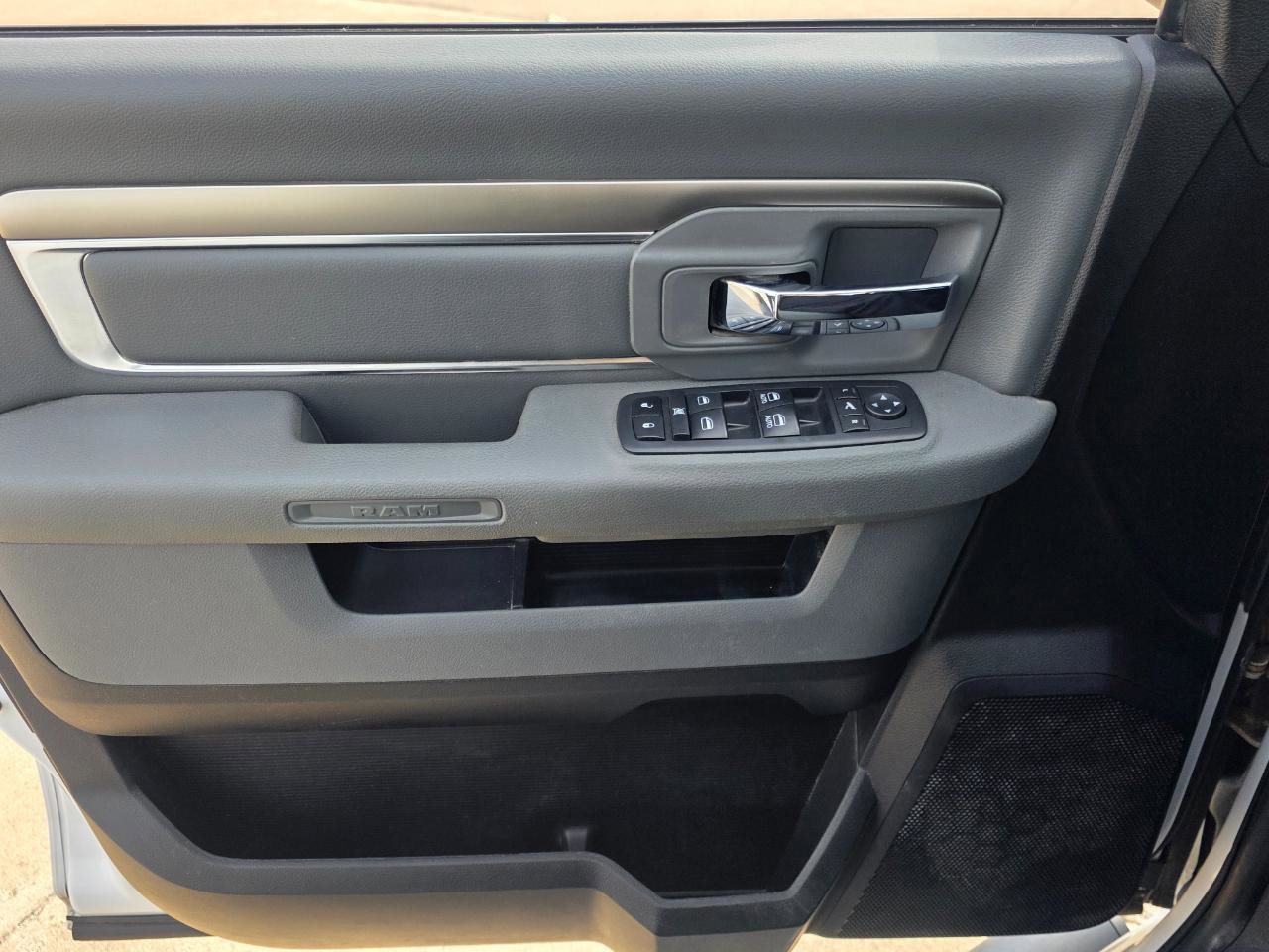 Used 2019 RAM 1500 Classic Warlock image 10