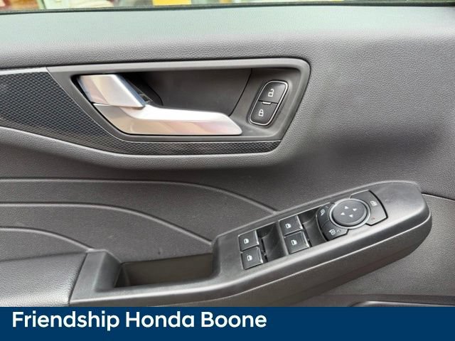 Used 2024 Ford Escape ST-Line AWD/4WD image 15