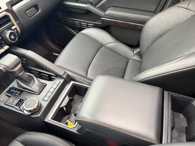 Used 2024 Toyota Tacoma Limited w/ Limited Package (LT) AWD/4WD image 15
