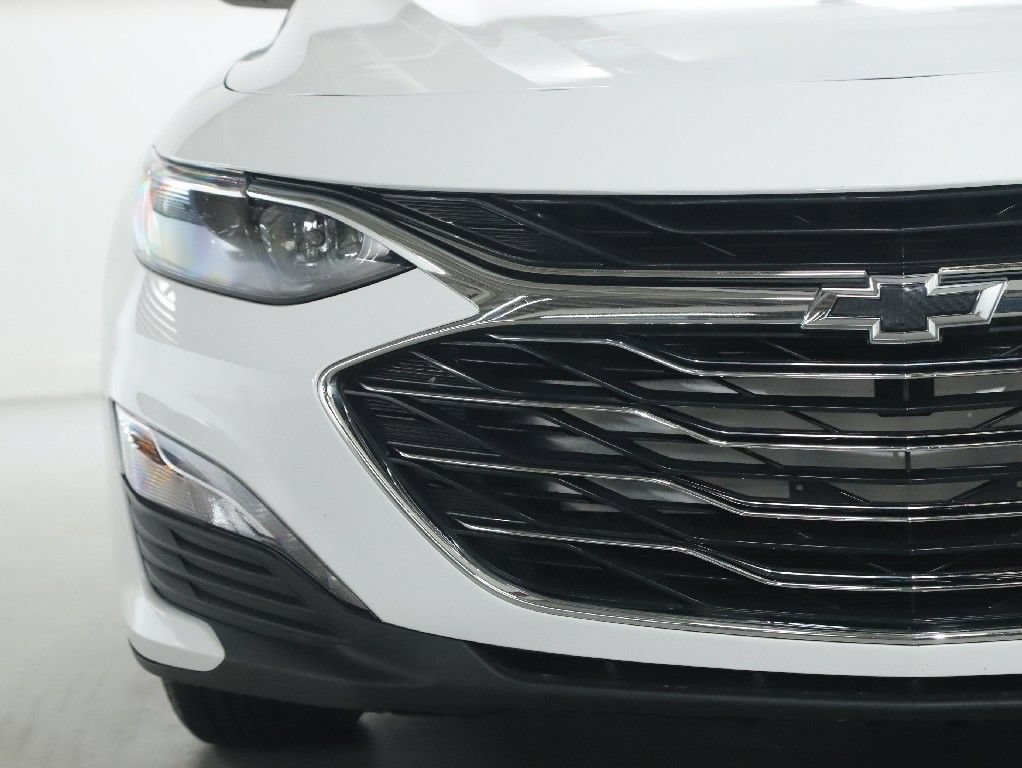 Used 2023 Chevrolet Malibu LT w/ Driver Confidence Package FWD image 6