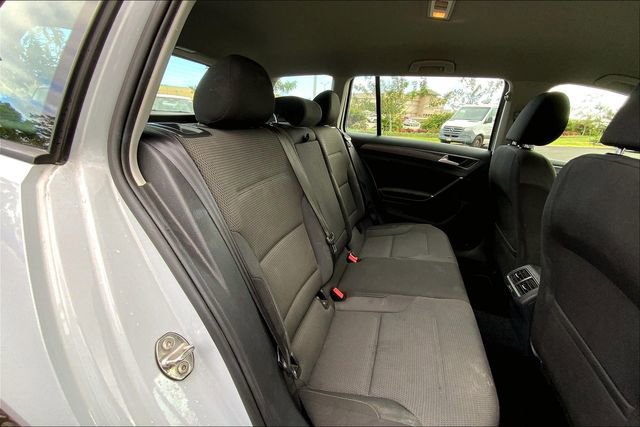 Used 2019 Volkswagen Golf SE FWD image 25