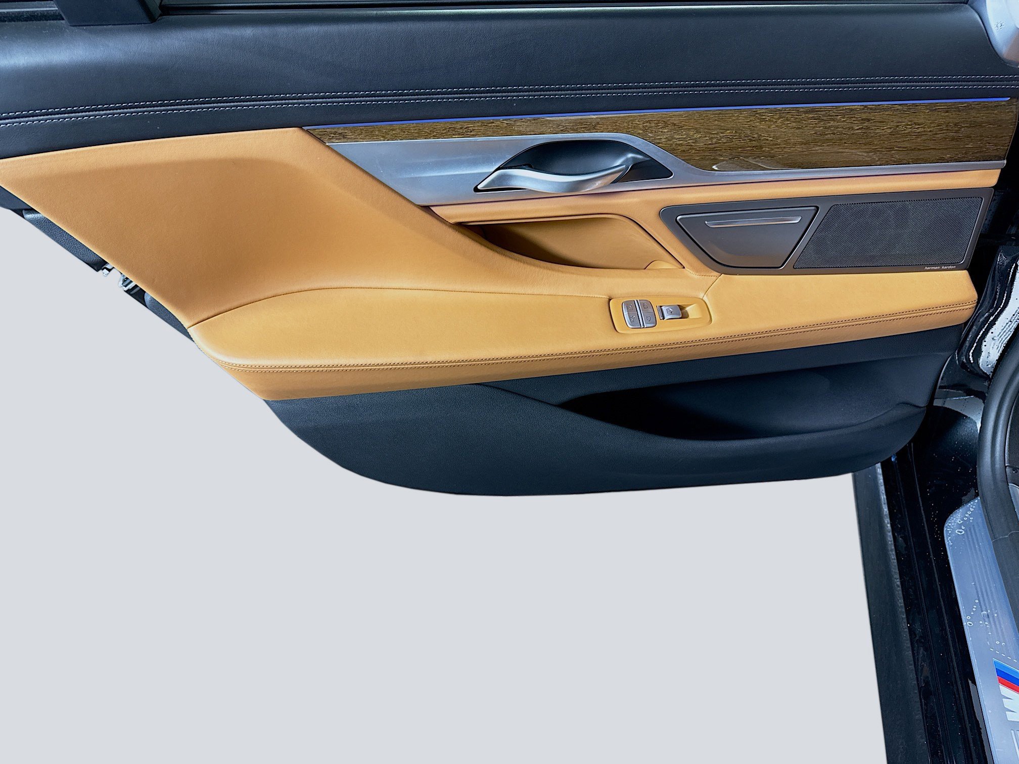 Used 2019 BMW 740i w/ Executive Package image 26