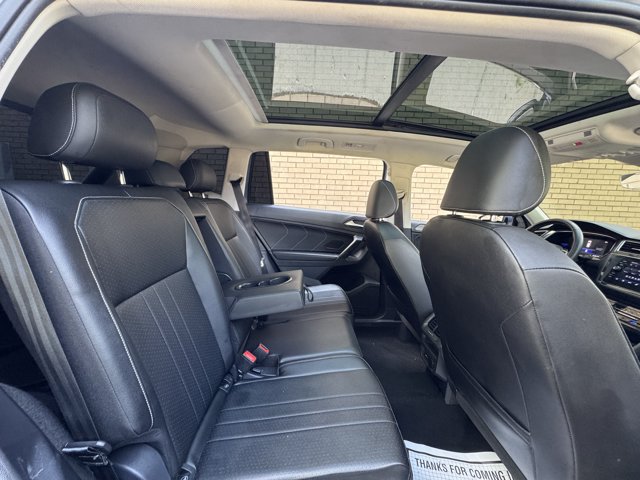 Used 2023 Volkswagen Tiguan SE w/ Panoramic Sunroof Package AWD/4WD image 9
