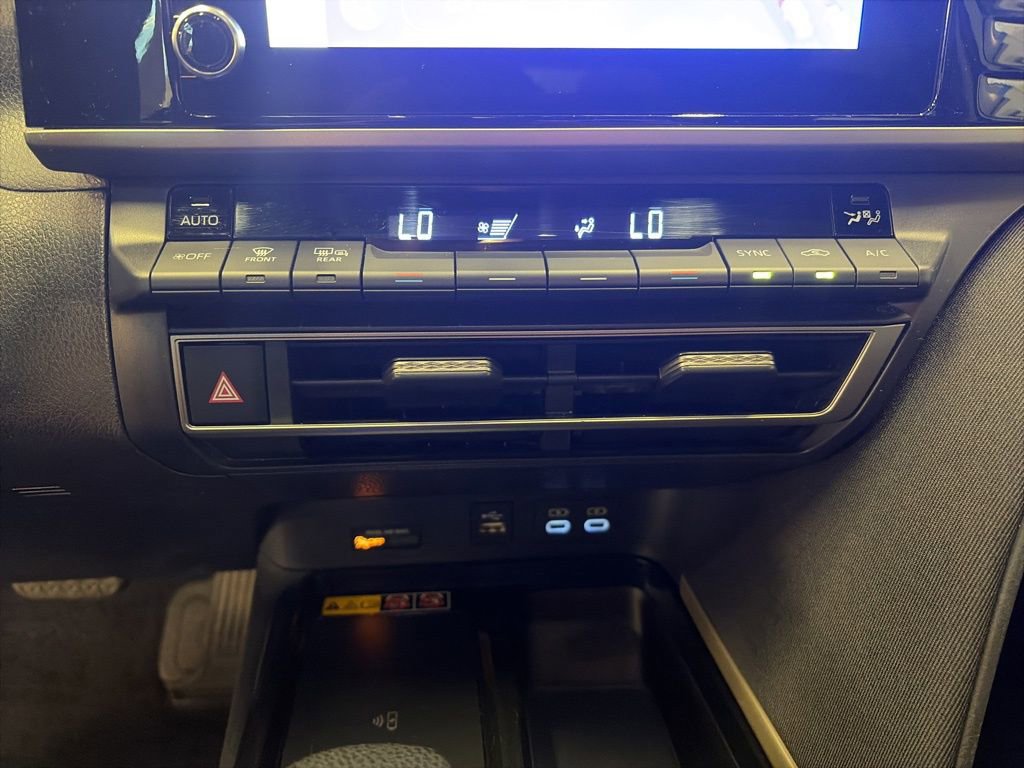 Used 2025 Toyota Camry LE FWD image 24