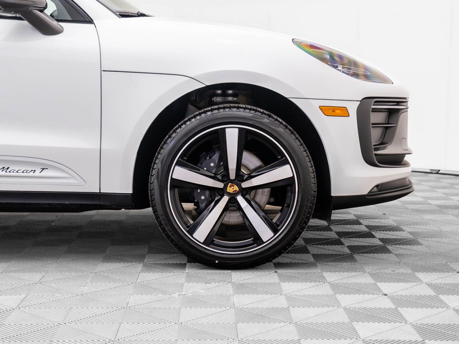 New 2026 Porsche Macan Turbo AWD/4WD image 32