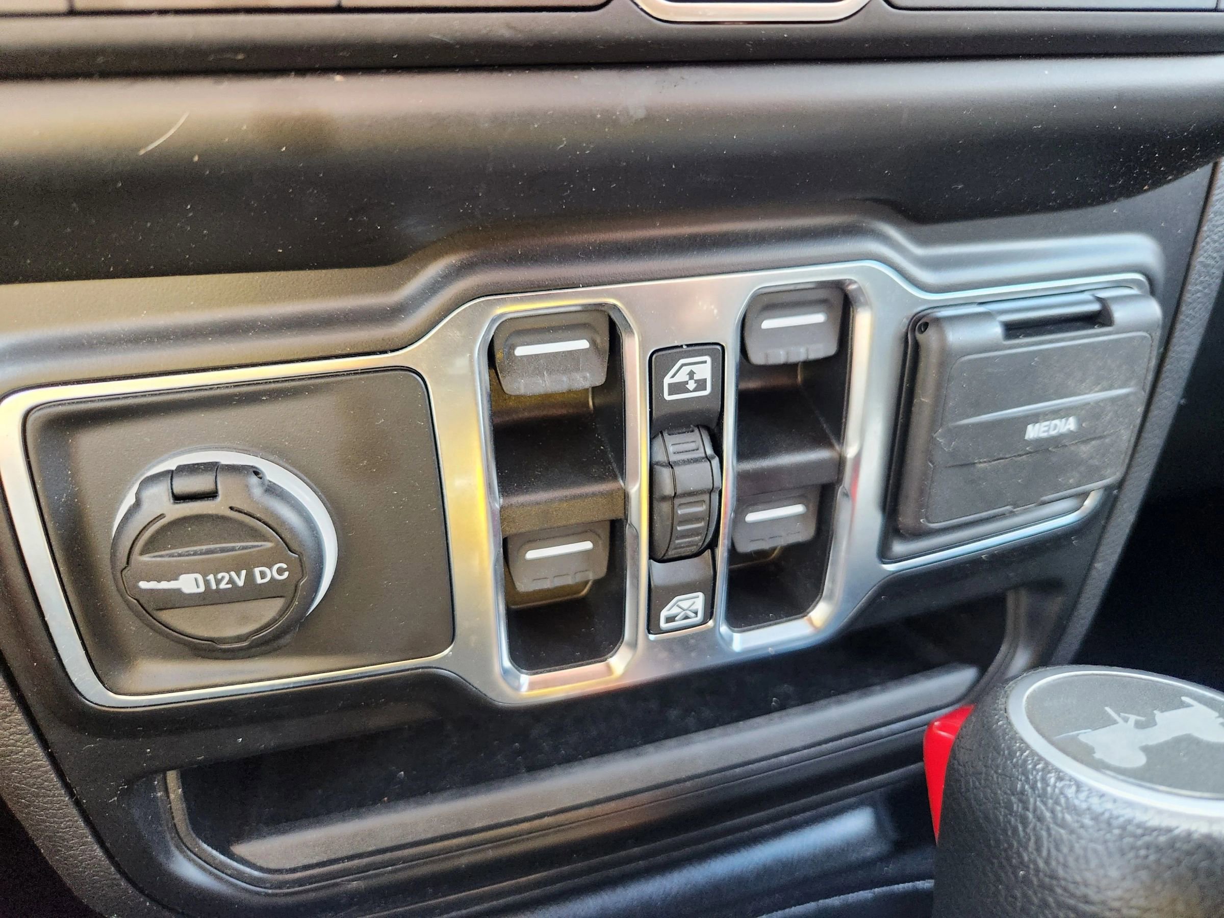 Used 2021 Jeep Wrangler Unlimited Sahara w/ Cold Weather Group image 35
