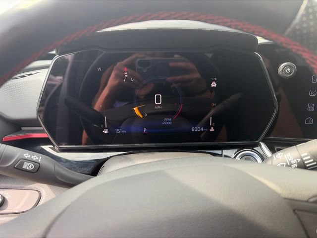 Used 2025 Chevrolet Trax RS w/ Sunroof Package FWD image 14