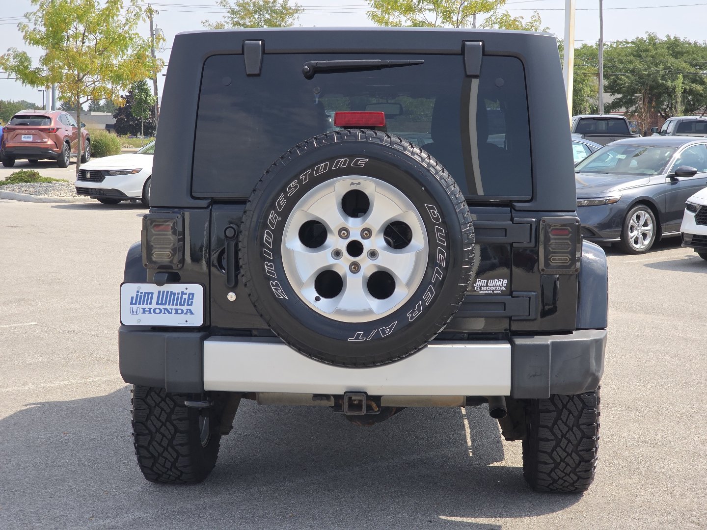 Used 2014 Jeep Wrangler Unlimited Sahara w/ Connectivity Group AWD/4WD image 13