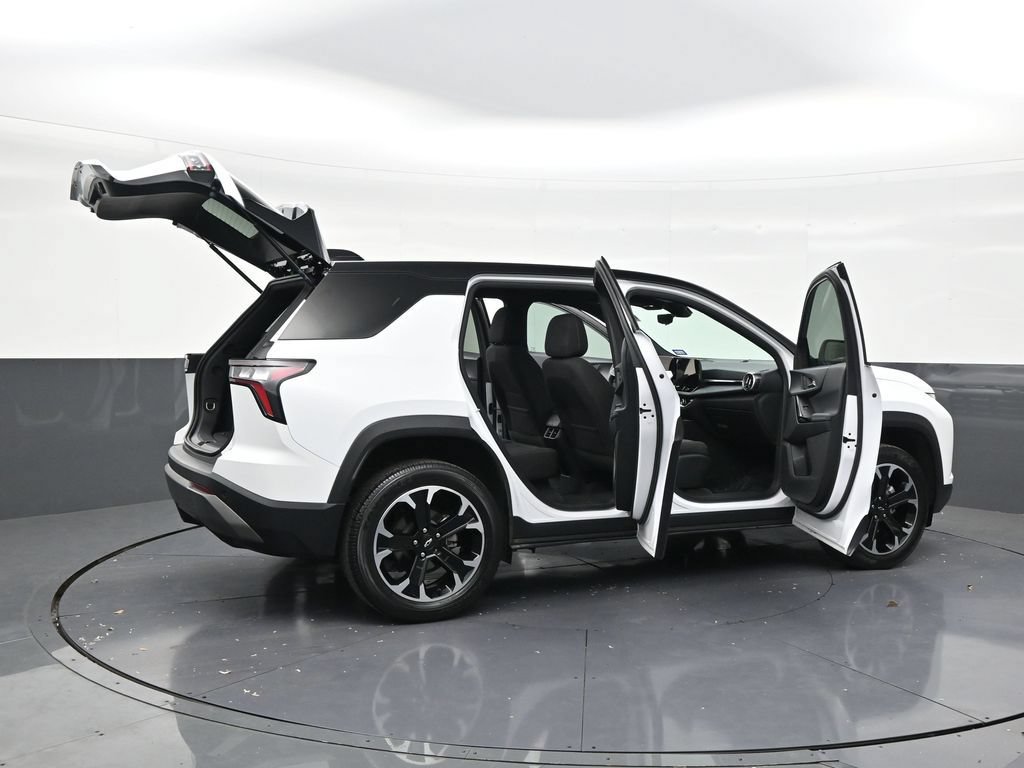 Used 2025 Chevrolet Equinox LT w/ Safety and Technology Package FWD image 29