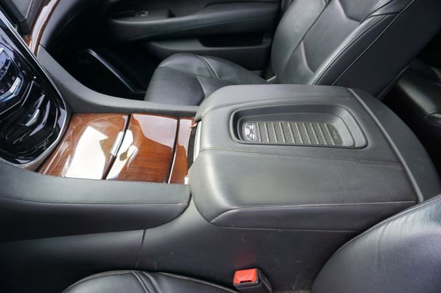 Used 2019 Cadillac Escalade ESV Luxury image 18