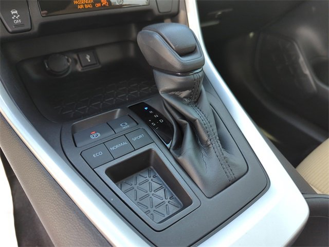 Used 2022 Toyota RAV4 LE image 33