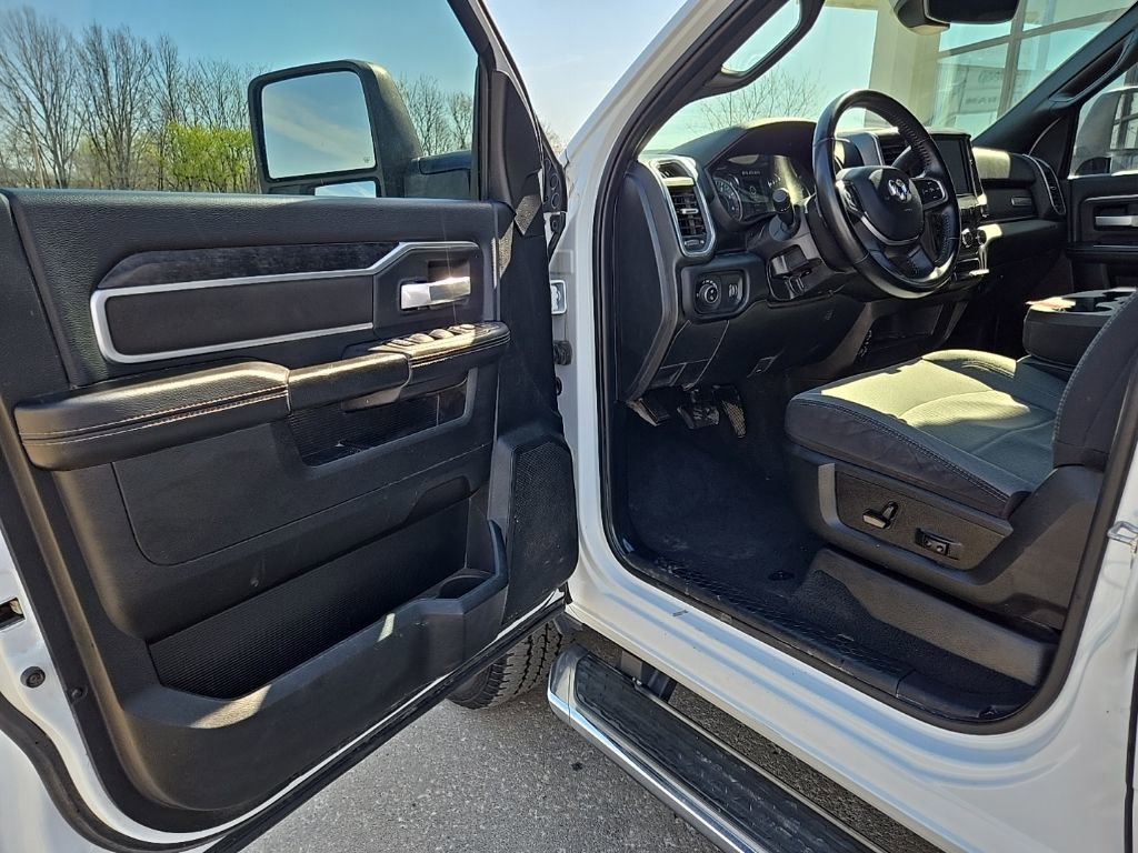 Used 2024 RAM 2500 Big Horn AWD/4WD image 37