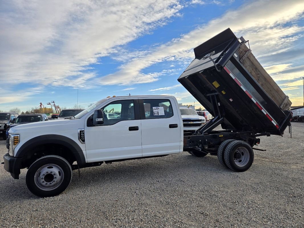 Used 2018 Ford F550 2WD Crew Cab Super Duty w/ Power Equipment Group image 2