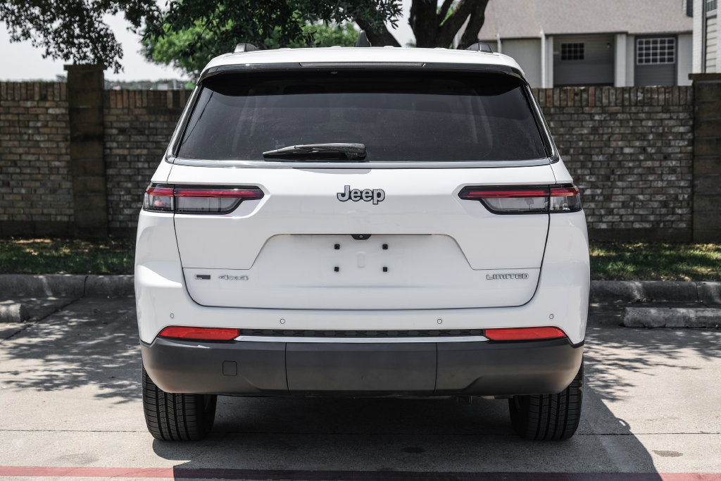 Used 2023 Jeep Grand Cherokee L Limited AWD/4WD image 19