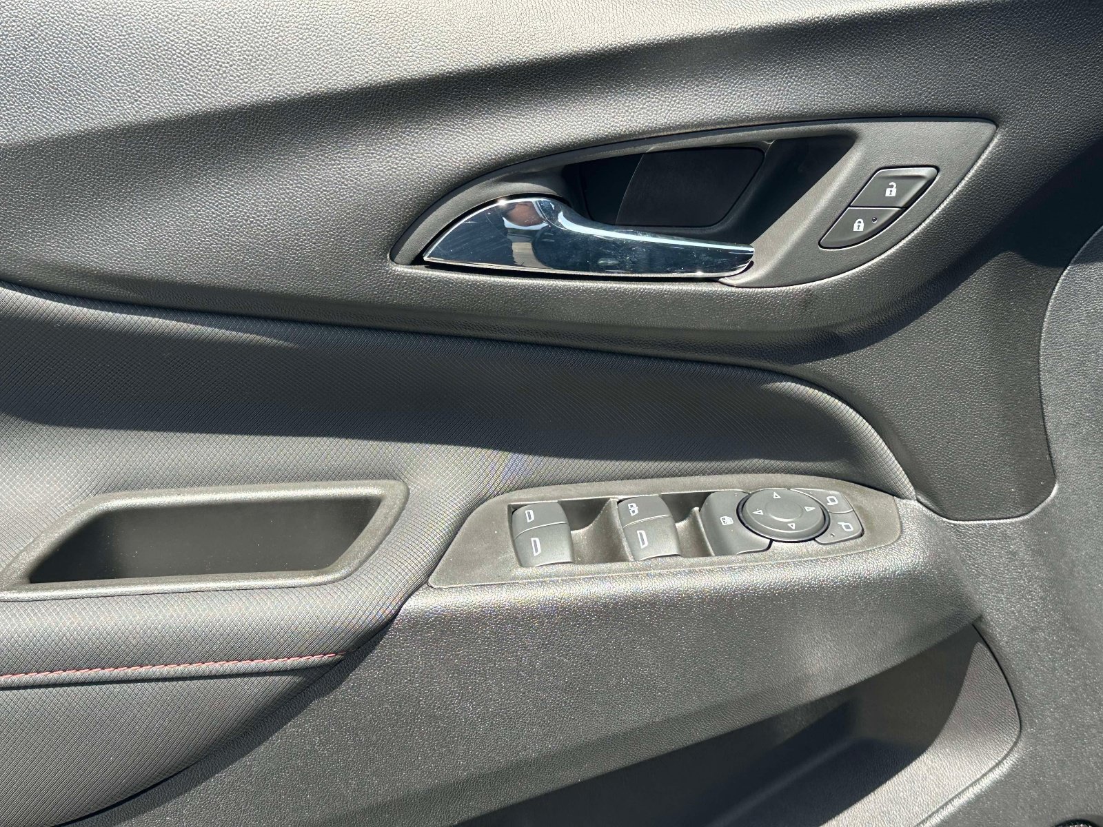 Used 2023 Chevrolet Equinox RS w/ LPO, Floor Liner Package FWD image 20