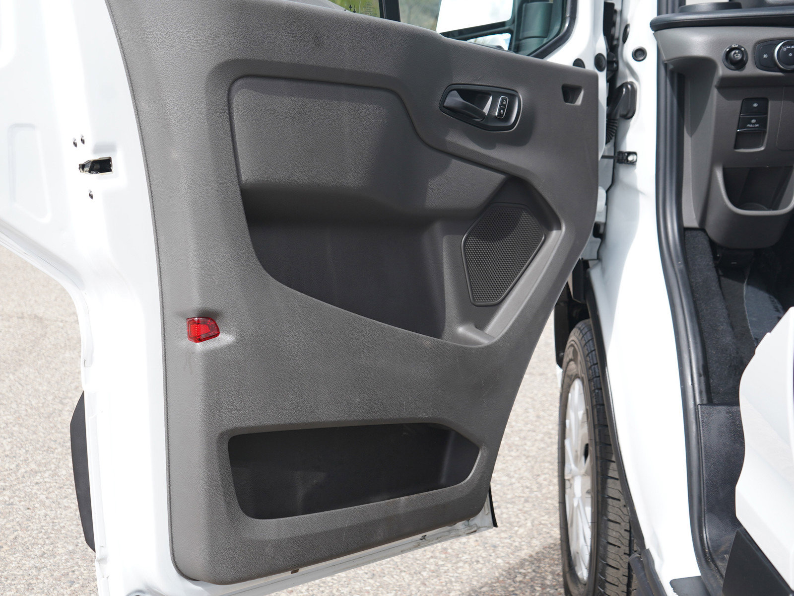 Used 2024 Ford Transit 350 XLT RWD image 21