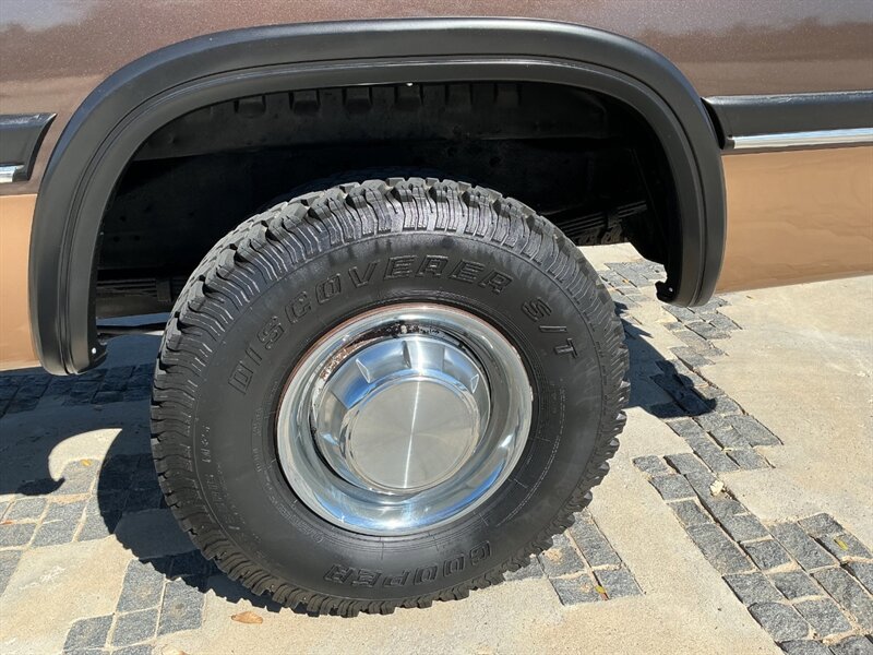 Used 1991 Dodge D/W Truck 350 AWD/4WD image 39