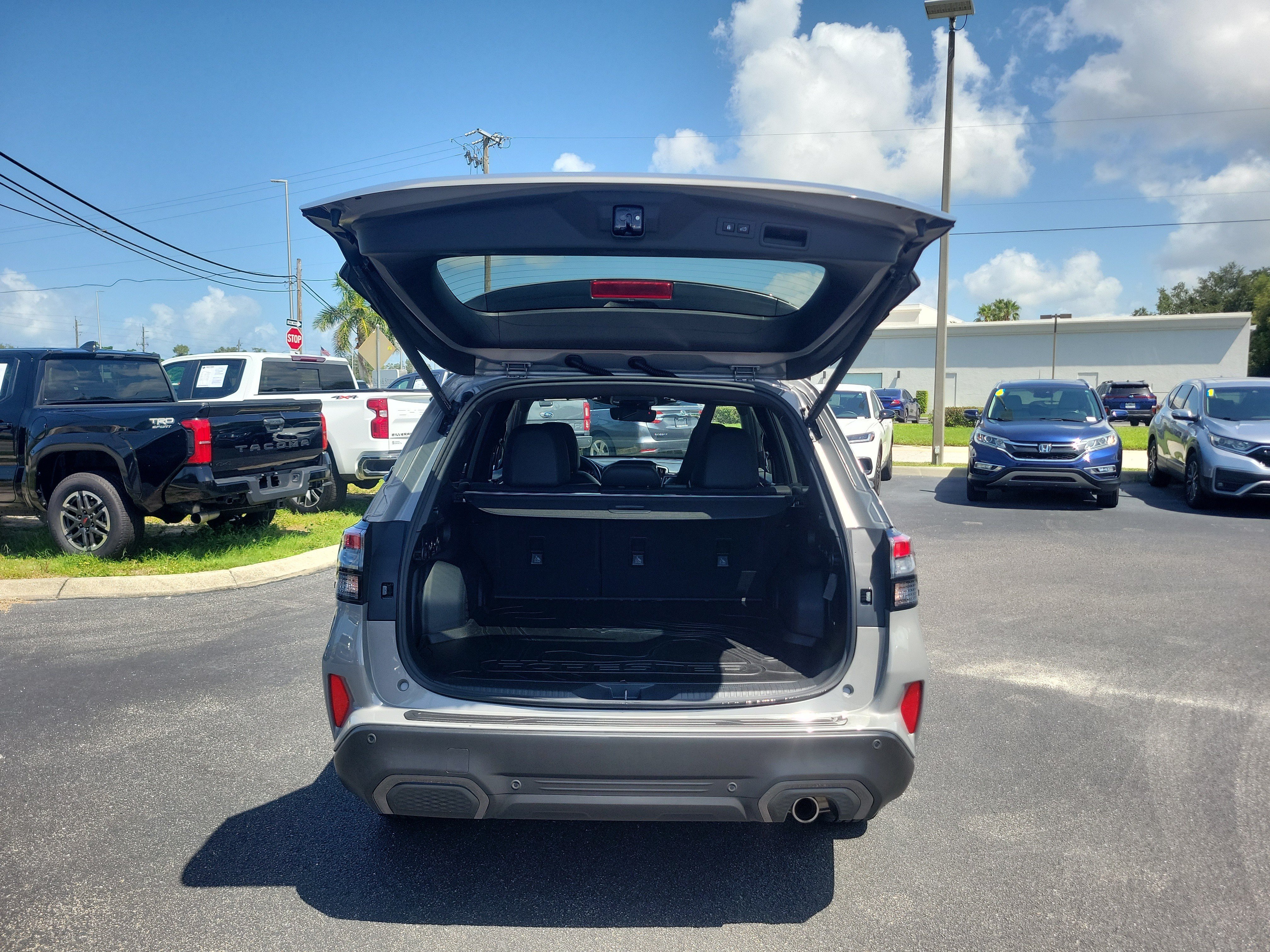 Used 2025 Subaru Forester Limited AWD/4WD image 10