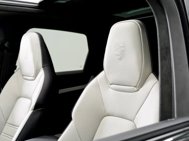 New 2026 Porsche Cayenne GTS image 12