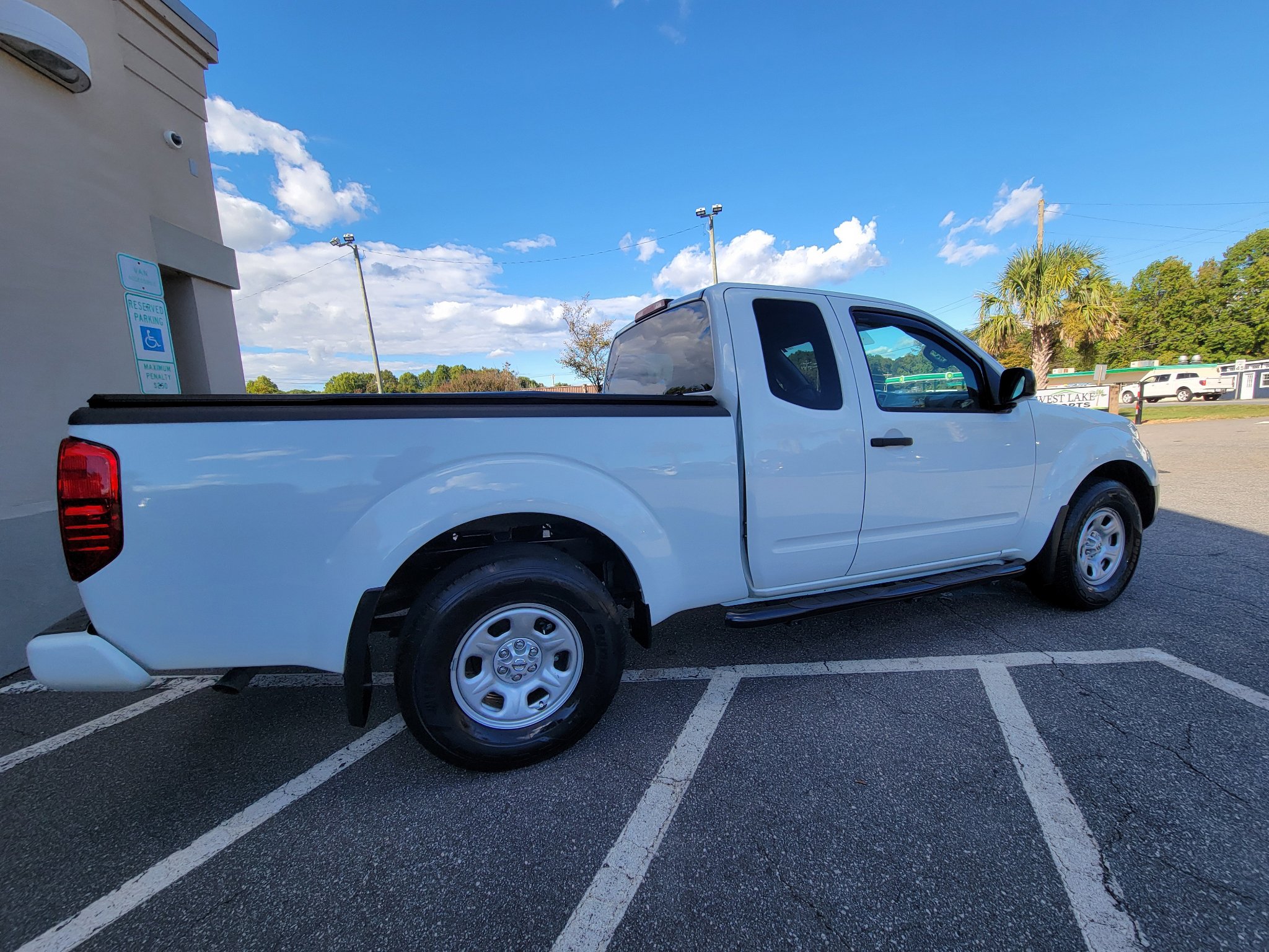 Used 2020 Nissan Frontier S w/ S Utility Package image 19