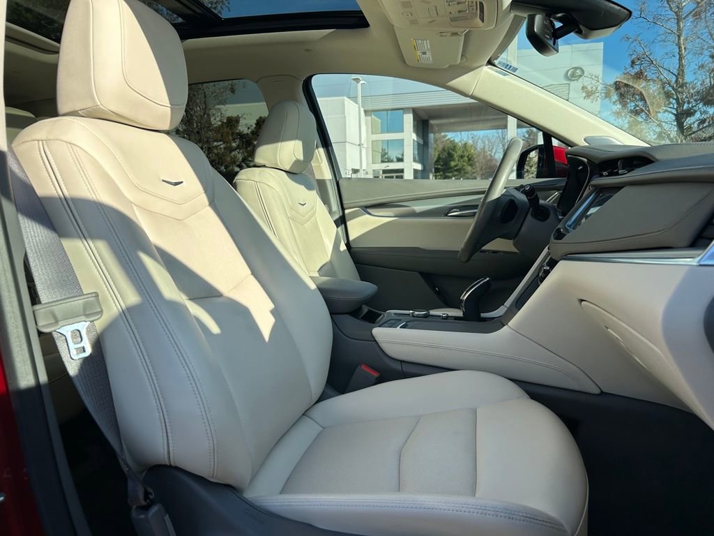 Used 2023 Cadillac XT5 Premium Luxury w/ LPO, Floor Liner Package image 29