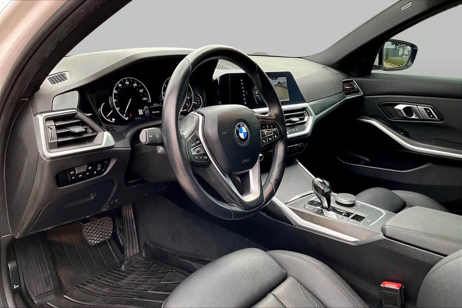 Used 2020 BMW 330i Sedan w/ Convenience Package RWD image 17