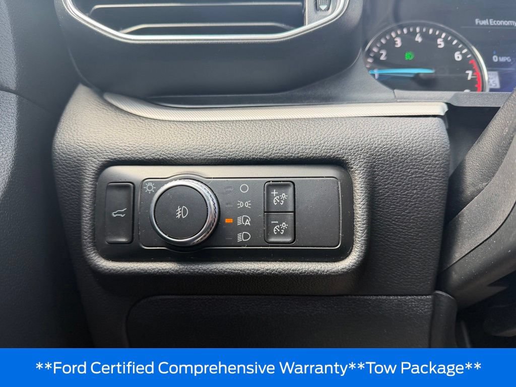 Used 2020 Ford Explorer XLT w/ Equipment Group 202A AWD/4WD image 32