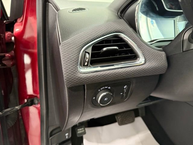 Used 2017 Chevrolet Cruze LT image 13