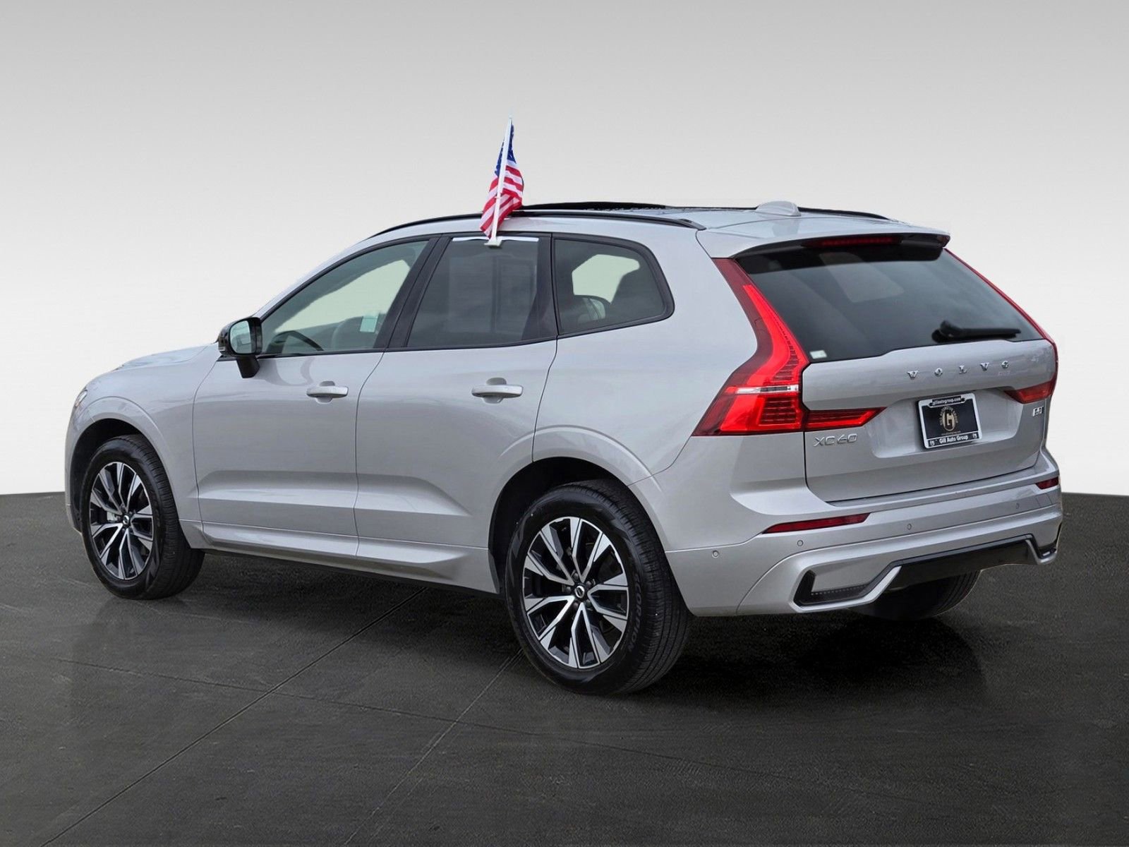 Used 2025 Volvo XC60 B5 Plus image 6