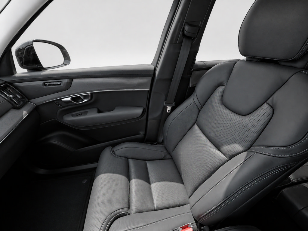Certified 2026 Volvo XC90 B6 Ultra AWD/4WD image 14