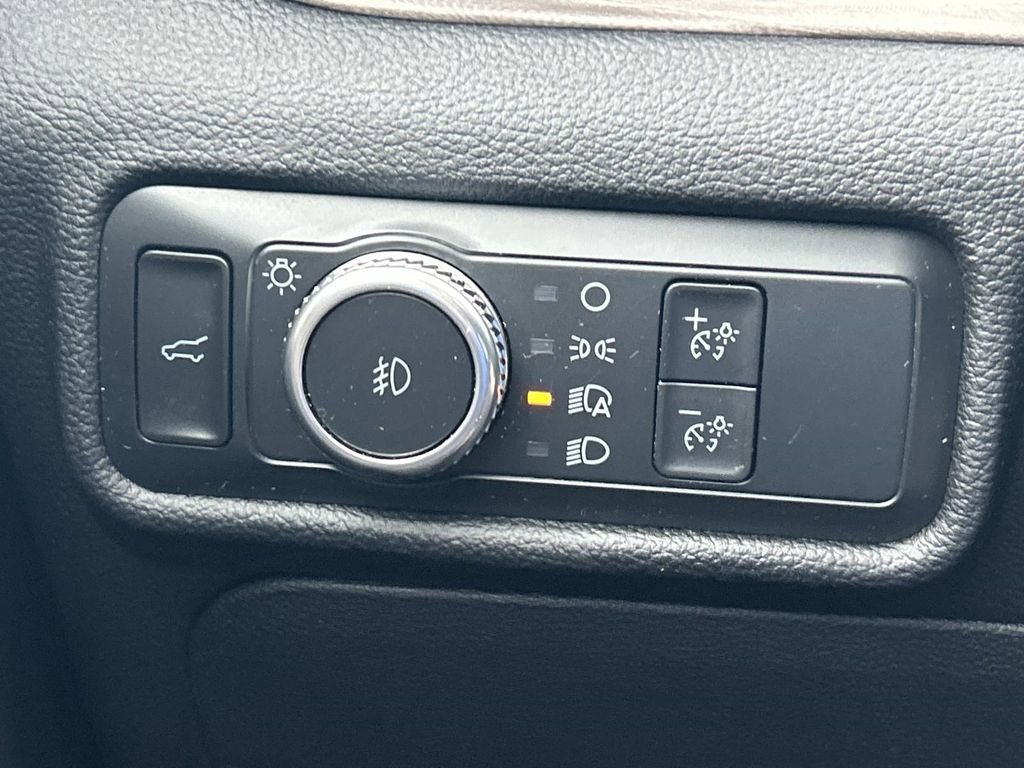 Used 2021 Ford Explorer Limited w/ Equipment Group 301A image 30