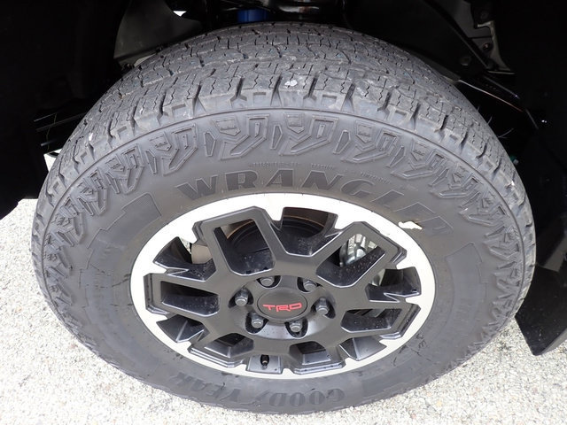 New 2026 Toyota Tacoma TRD Off-Road w/ TRD Off Road Premium Package AWD/4WD image 10