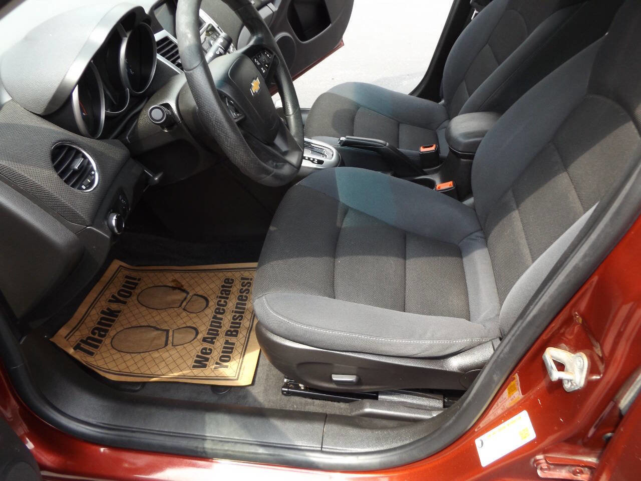 Used 2016 Chevrolet Cruze LT image 13