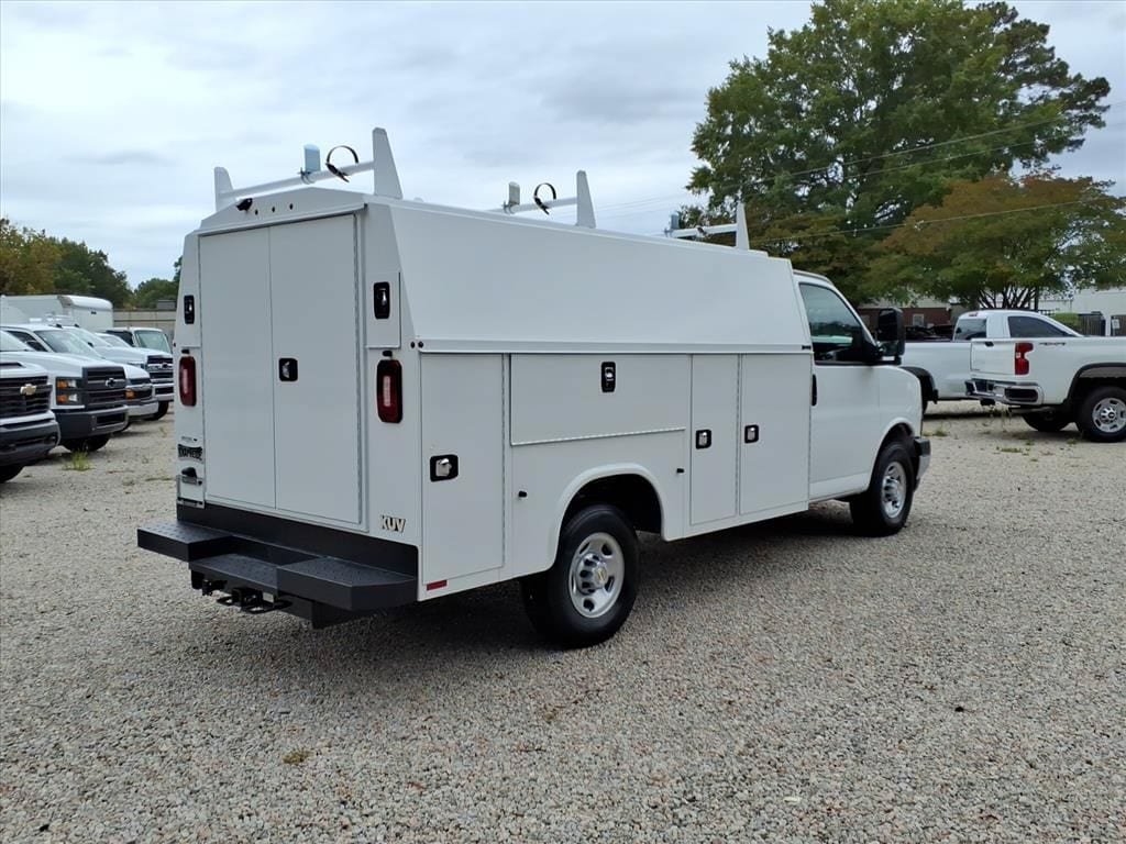 New 2025 Chevrolet Express 3500 w/ Power Convenience Package RWD image 7