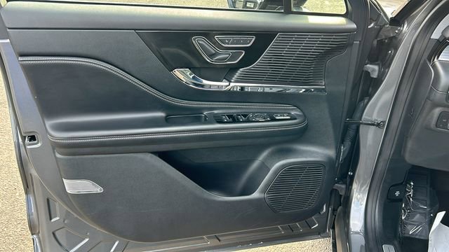 Used 2022 Lincoln Corsair Standard w/ Equipment Group 101A image 16