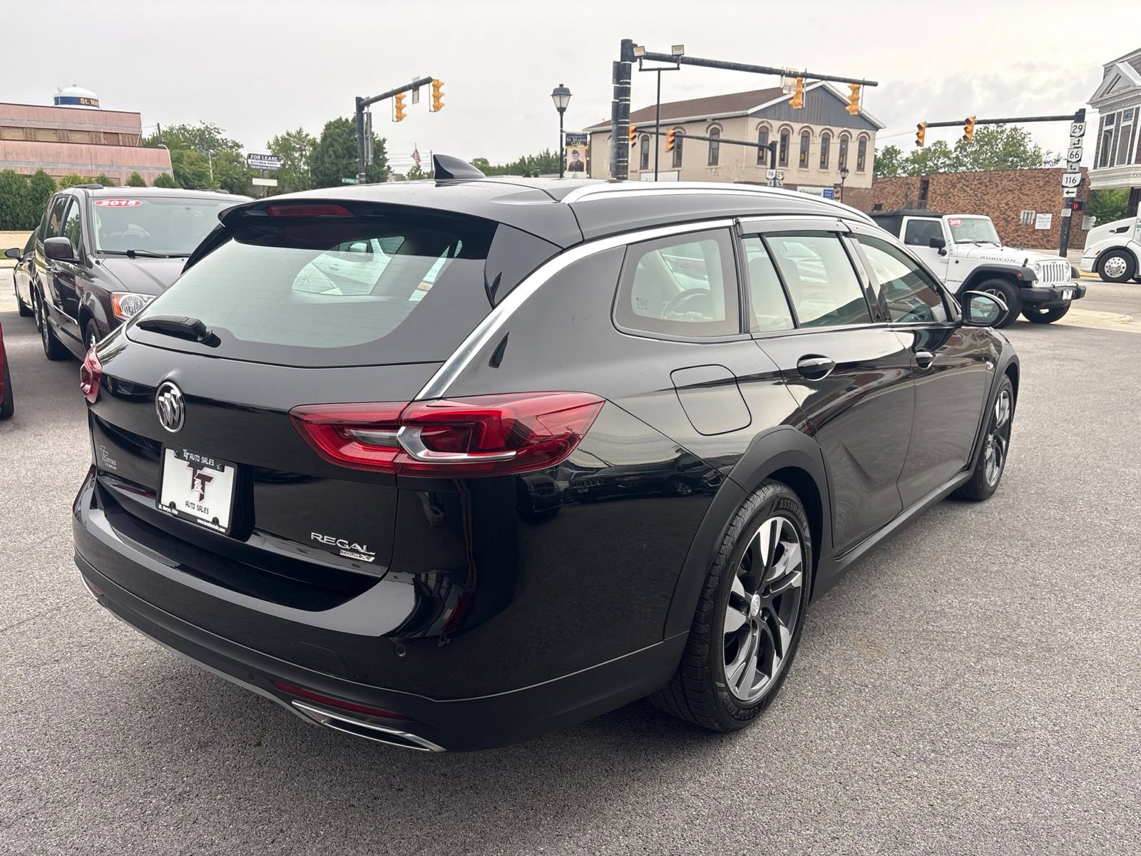 Used 2019 Buick Regal Essence w/ Driver Confidence Package I AWD/4WD image 5