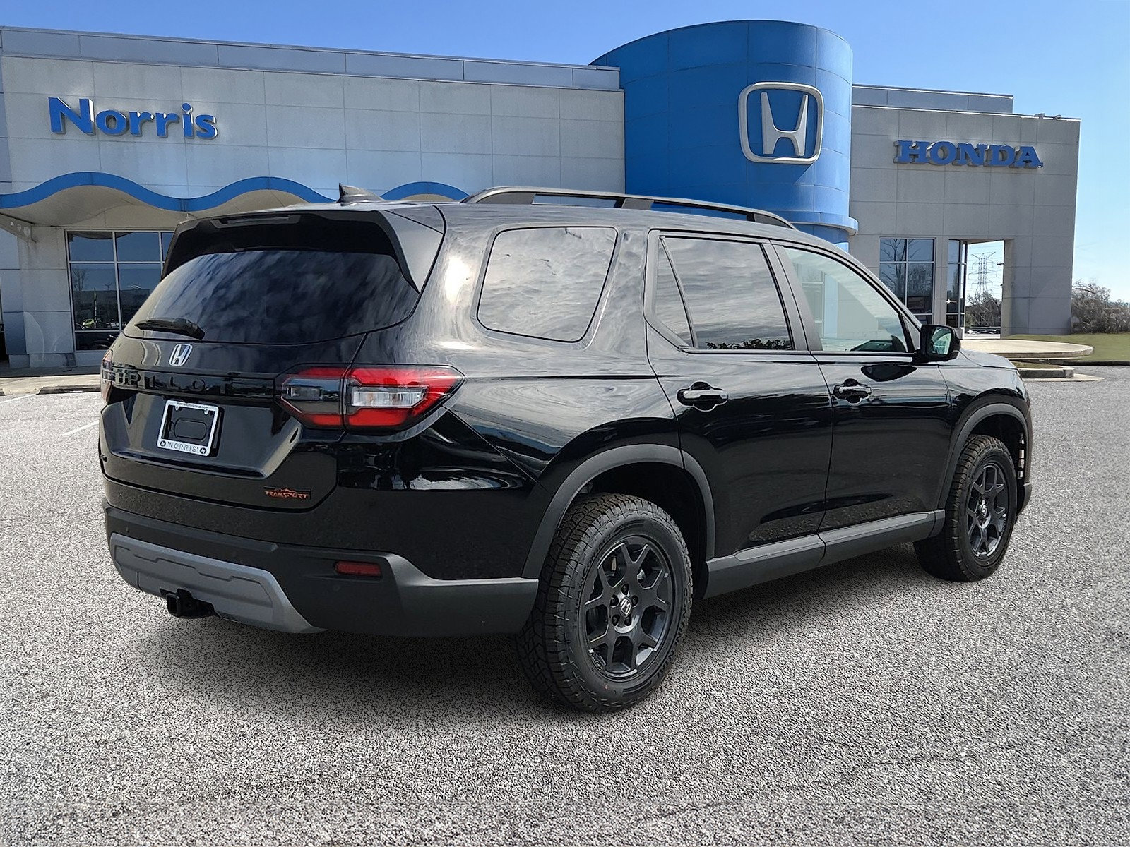 New 2025 Honda Pilot TrailSport image 4