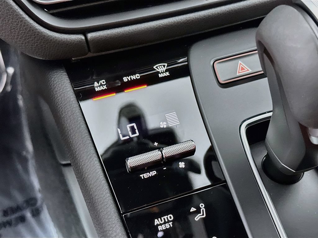 New 2026 Porsche Macan AWD/4WD image 18