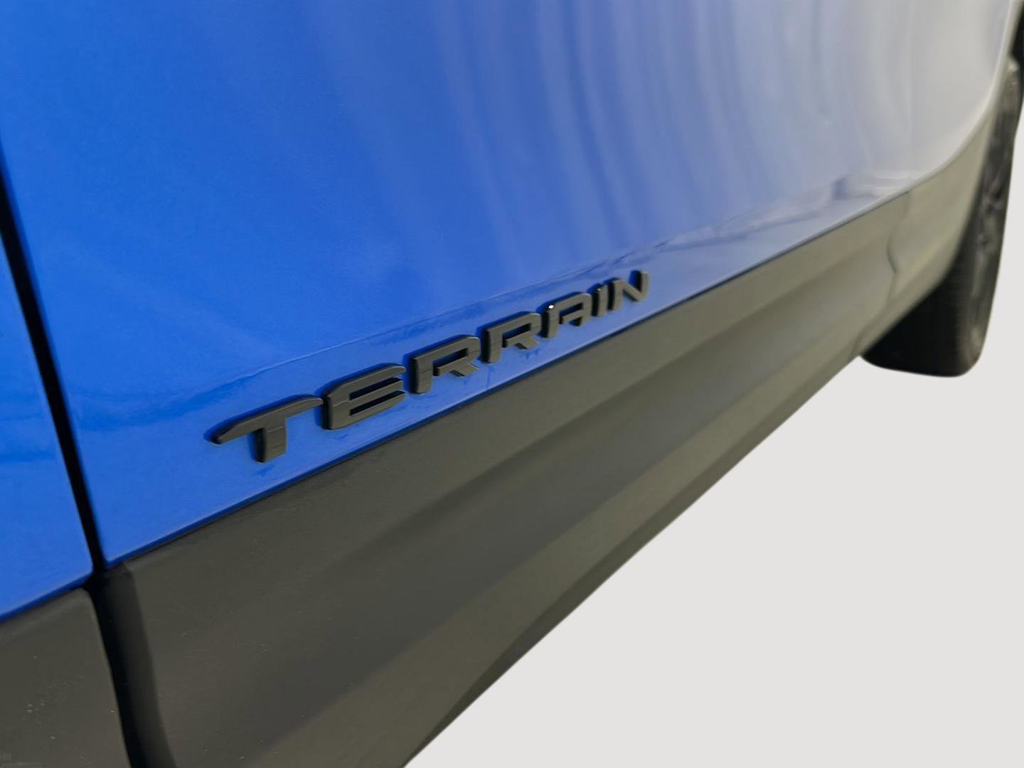 Used 2024 GMC Terrain SLT w/ Elevation Edition image 26