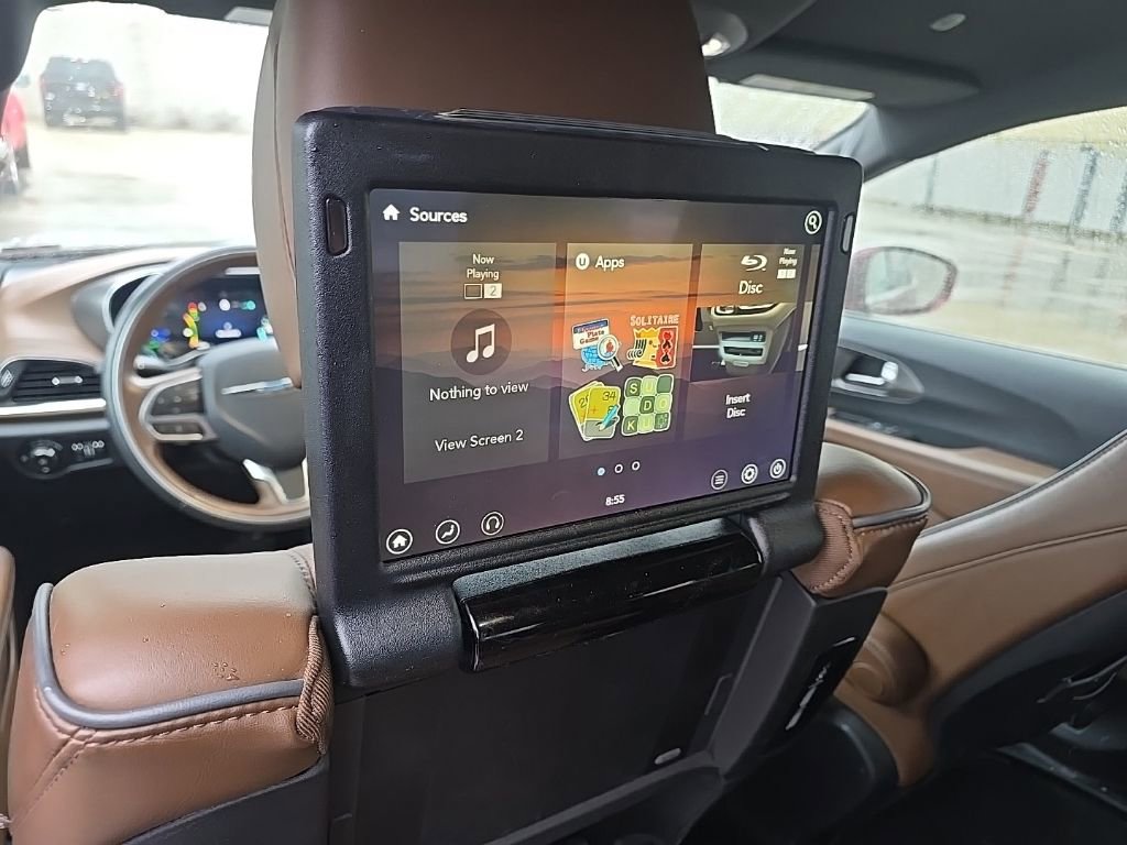 Used 2020 Chrysler Pacifica Limited w/ Advanced Safetytec Group FWD image 10