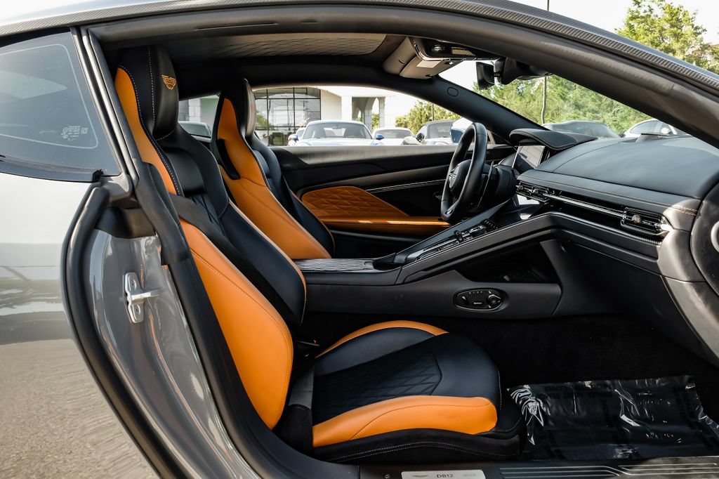 Used 2024 Aston Martin DB12 Coupe RWD image 39