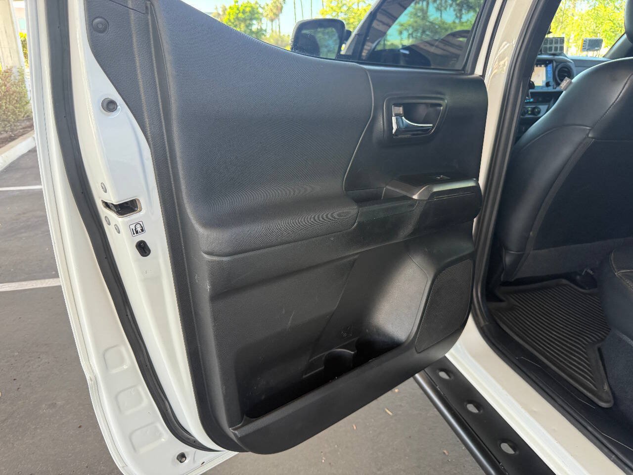 Used 2017 Toyota Tacoma TRD Pro AWD/4WD image 12