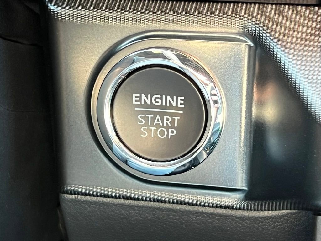 Used 2024 Ford F150 Lariat w/ FX4 Off-Road Package image 35